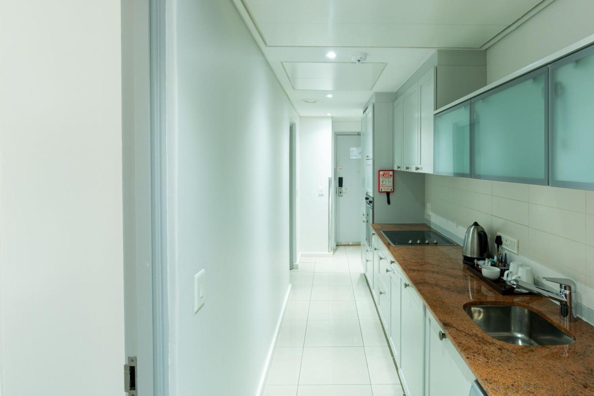 Protea By Marriott North Wharf Hotel 4*