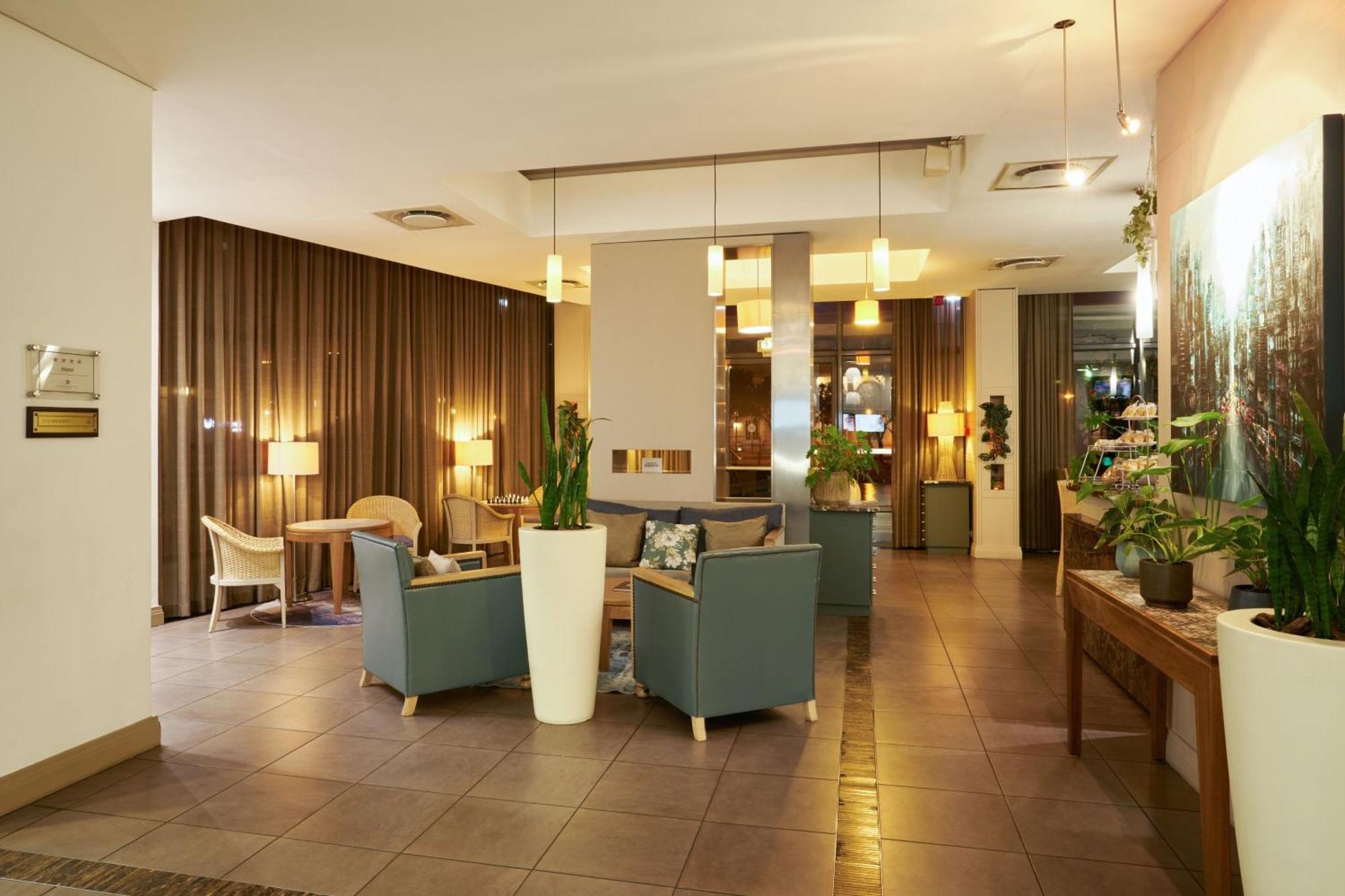 Protea By Marriott North Wharf Hotel 4*